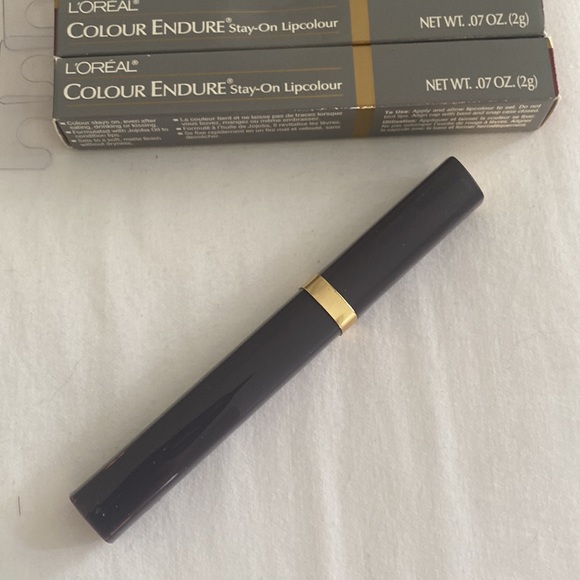 L’Oréal Color Endure Stay on Lipstick #730 Wine & Dine - Picture 3 of 6